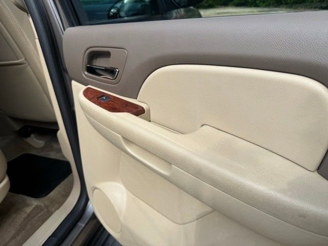 Used 2011 Chevrolet Tahoe LT RWD image 38