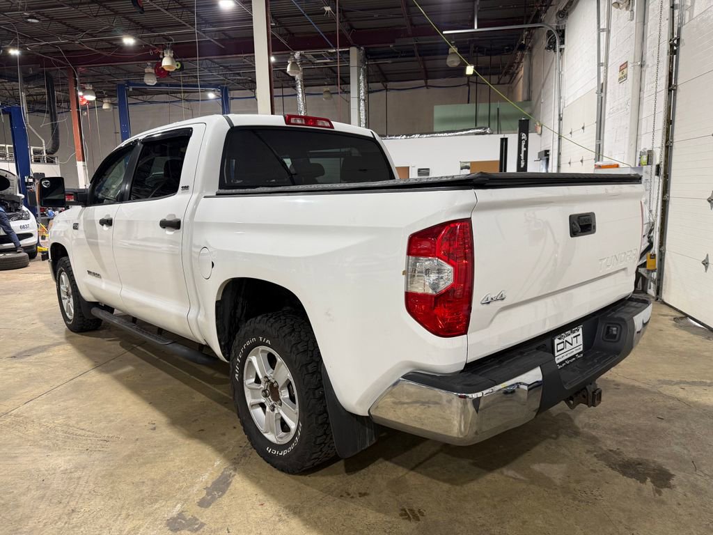 Used 2015 Toyota Tundra SR5 w/ SR5 Upgrade Package AWD/4WD image 4