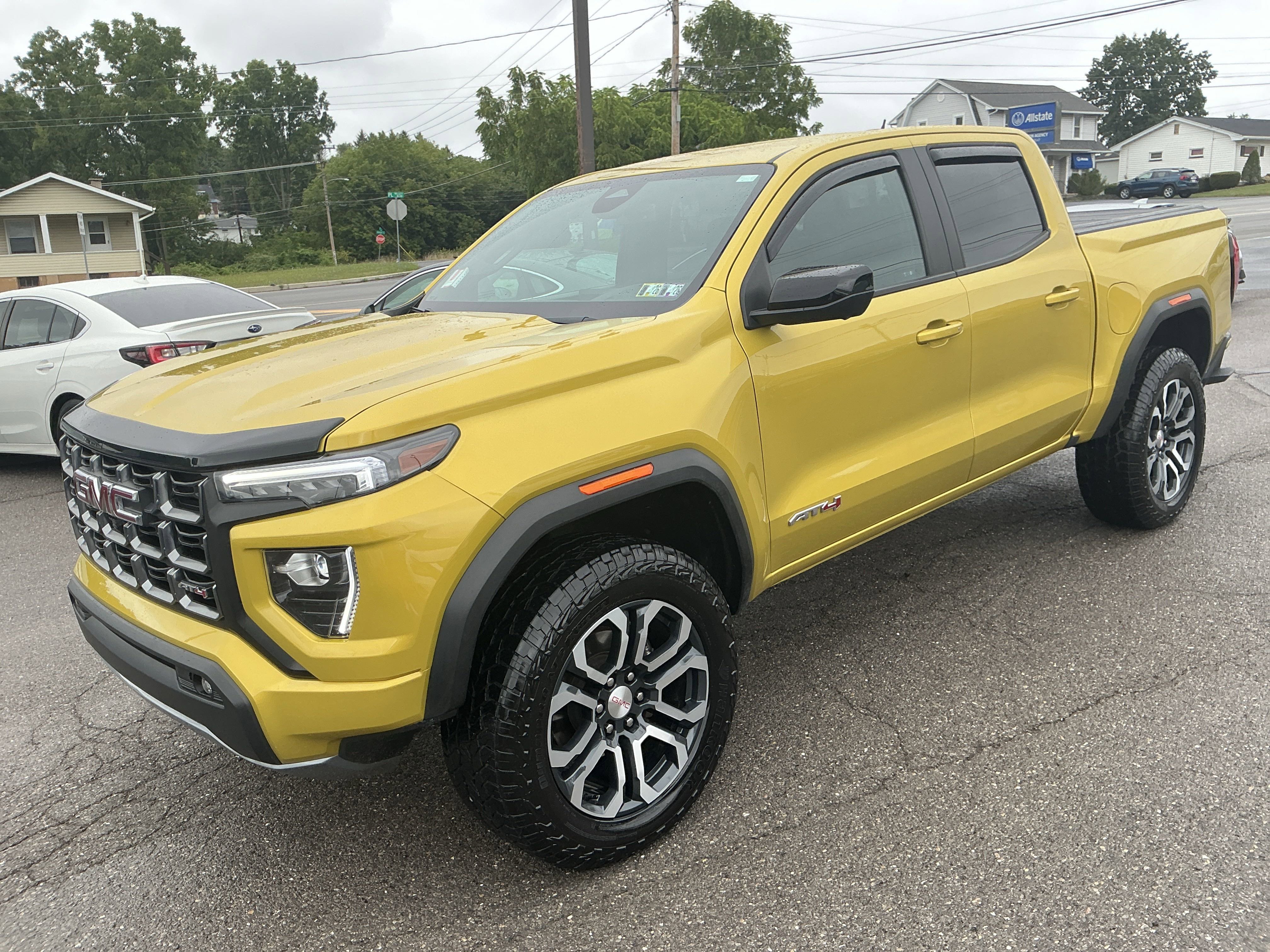 Used 2023 GMC Canyon AT4 w/ Technology Package image 8
