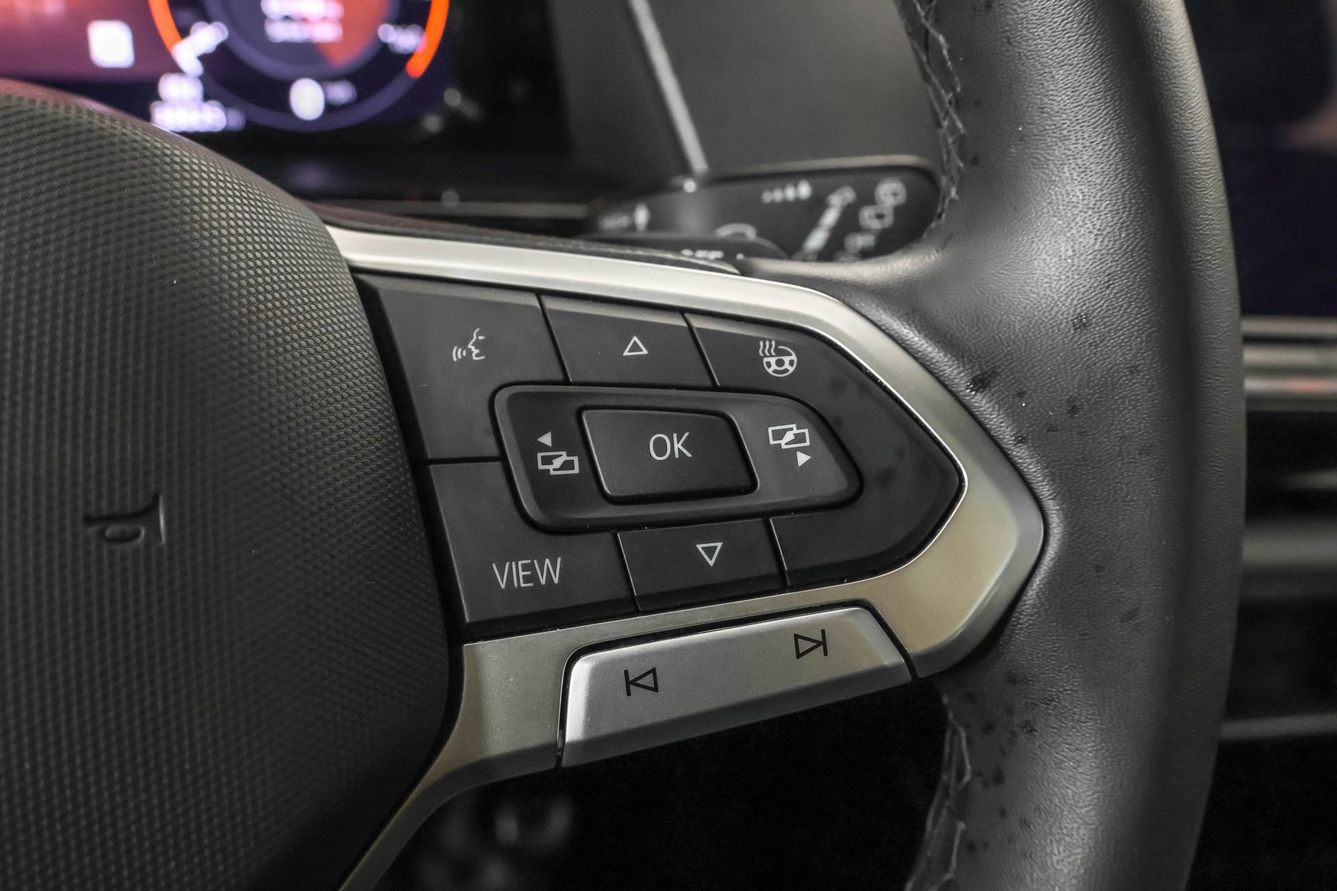 Used 2024 Volkswagen Atlas Peak Edition SEL image 32