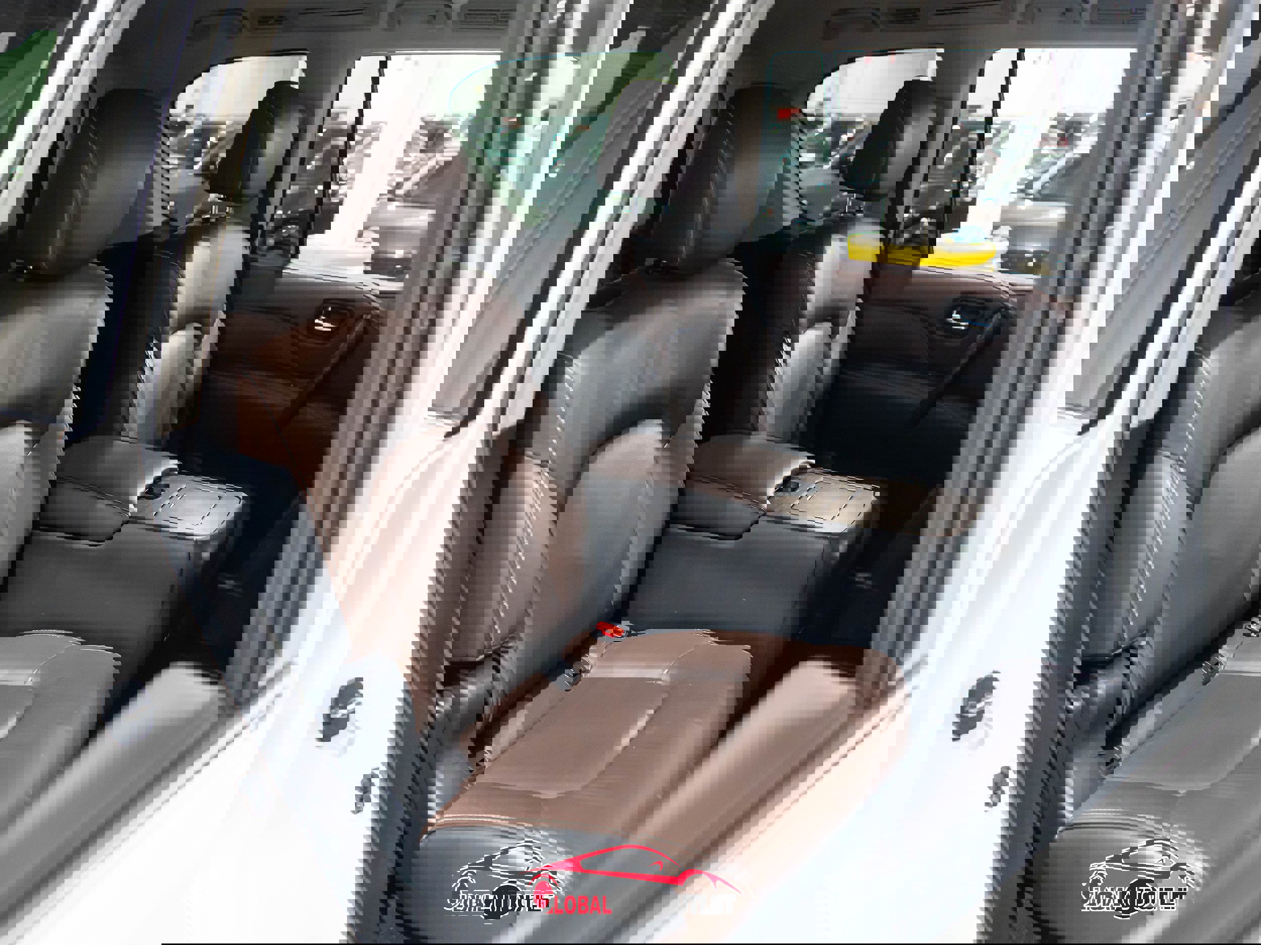 Used 2021 INFINITI QX80 Premium Select w/ All-Season Package image 18