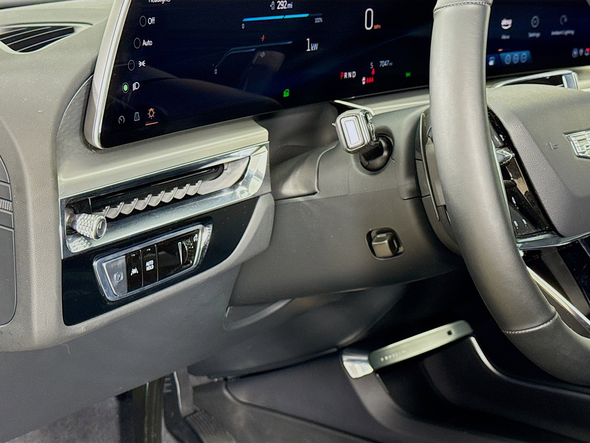 Used 2025 Cadillac Lyriq Luxury RWD image 10