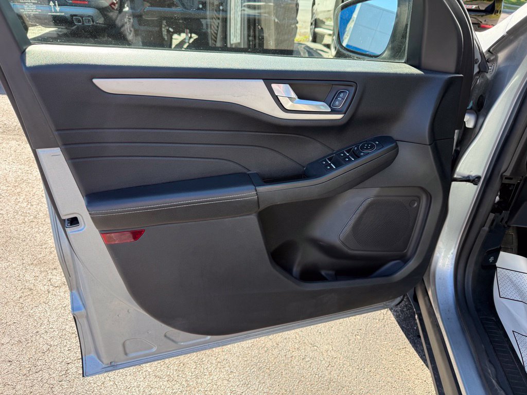 Used 2021 Ford Escape SE w/ SE Sport Appearance Package AWD/4WD image 14