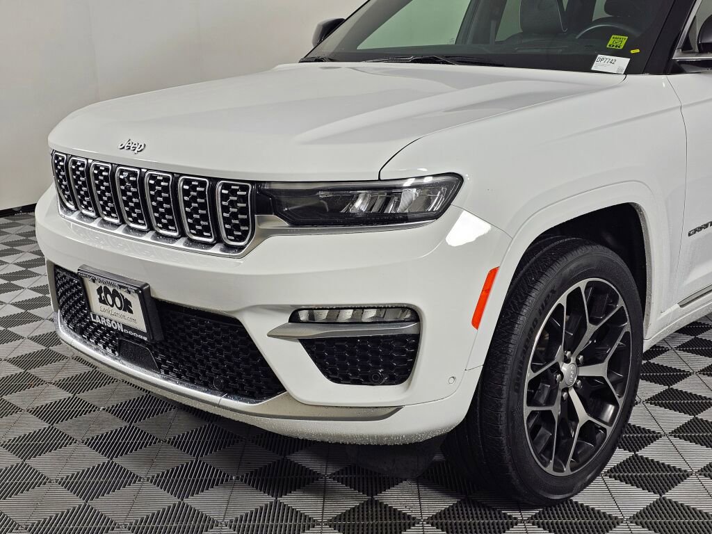 Used 2023 Jeep Grand Cherokee Summit image 10