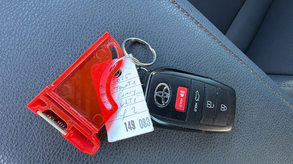 Used 2025 Toyota Camry XLE image 29