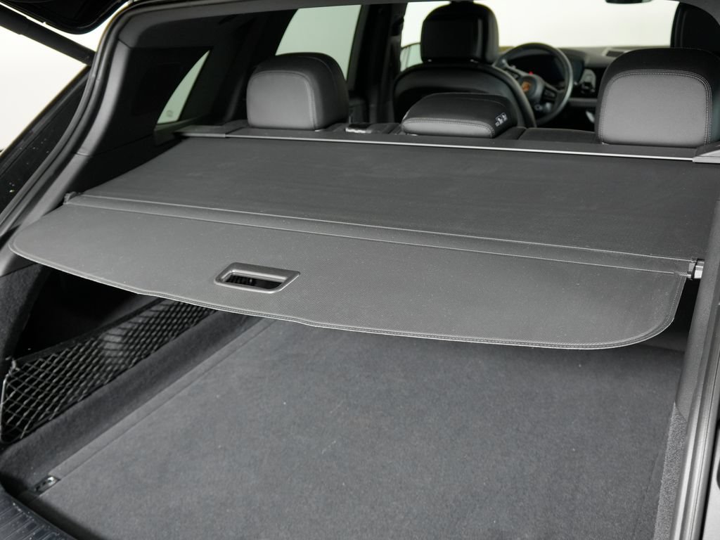 Certified 2024 Porsche Cayenne AWD/4WD image 45