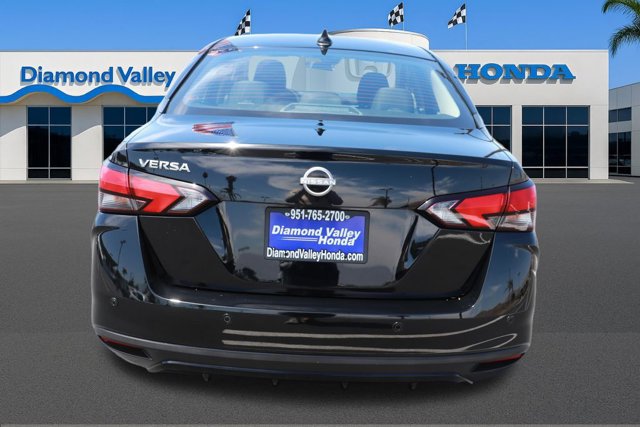 Used 2025 Nissan Versa SV FWD image 5