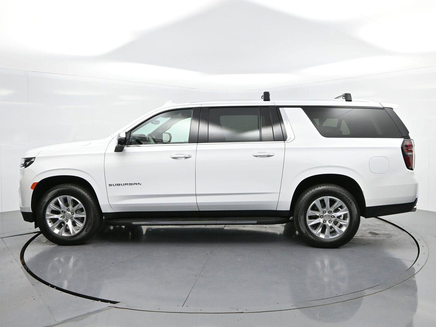 Used 2024 Chevrolet Suburban Premier w/ Premium Package AWD/4WD image 5