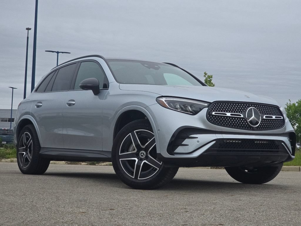 Used 2026 Mercedes-Benz GLC 300 4MATIC image 2