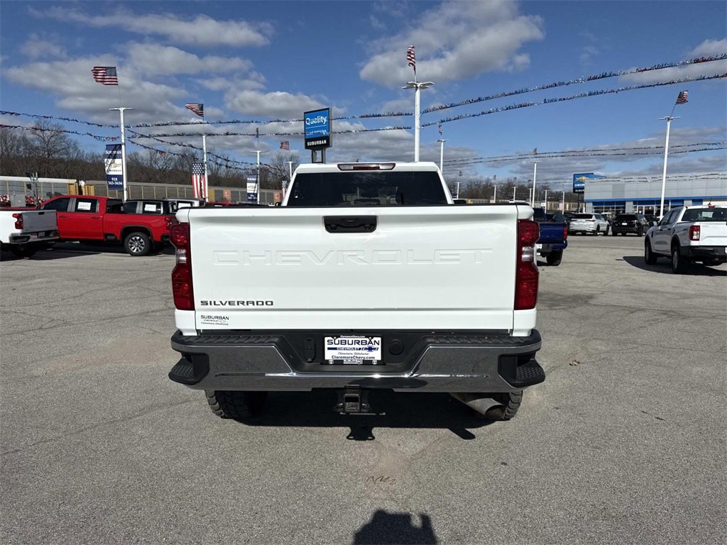 Used 2024 Chevrolet Silverado 2500 LT w/ Convenience Package image 4