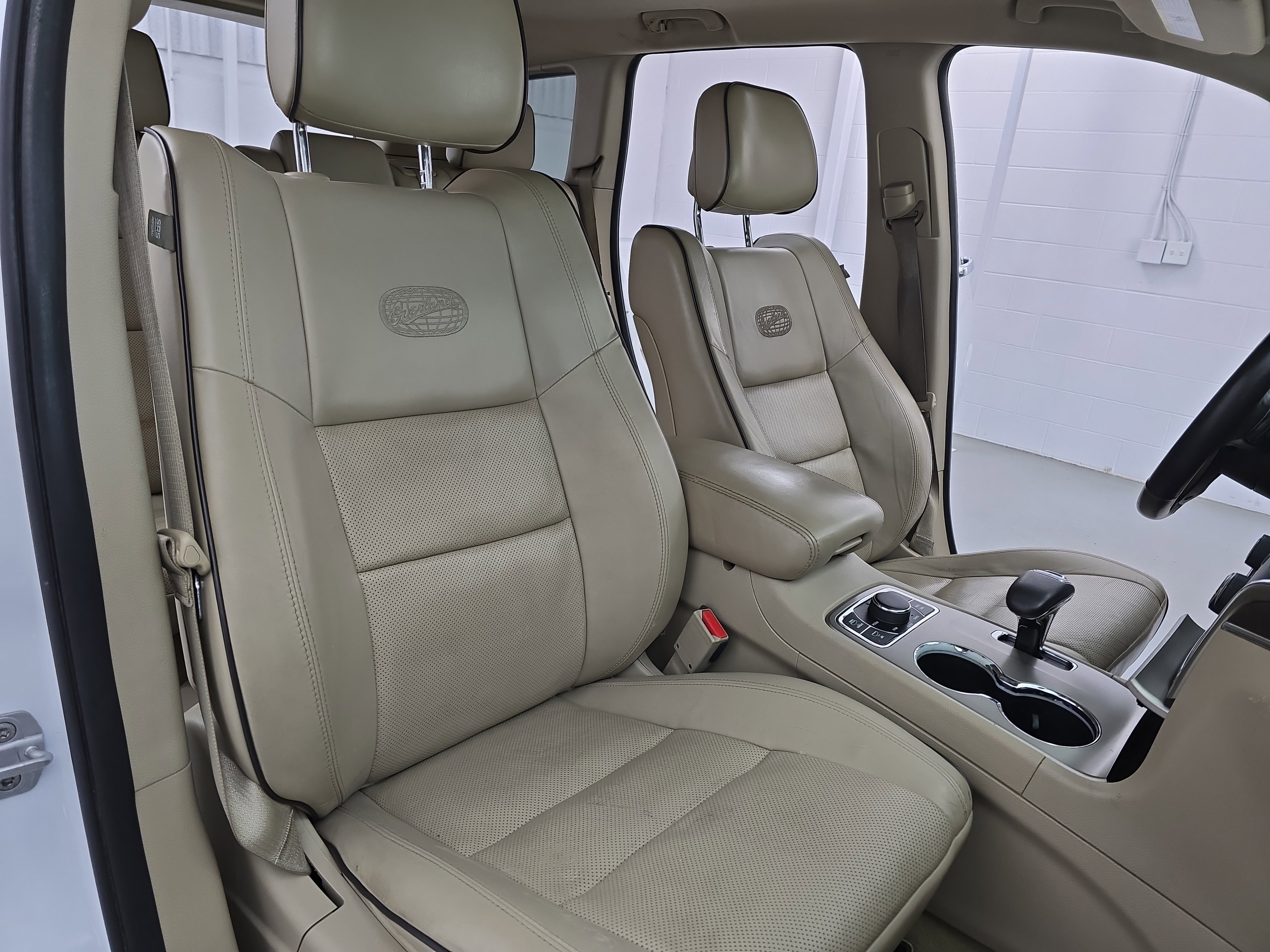 Used 2014 Jeep Grand Cherokee Overland image 10