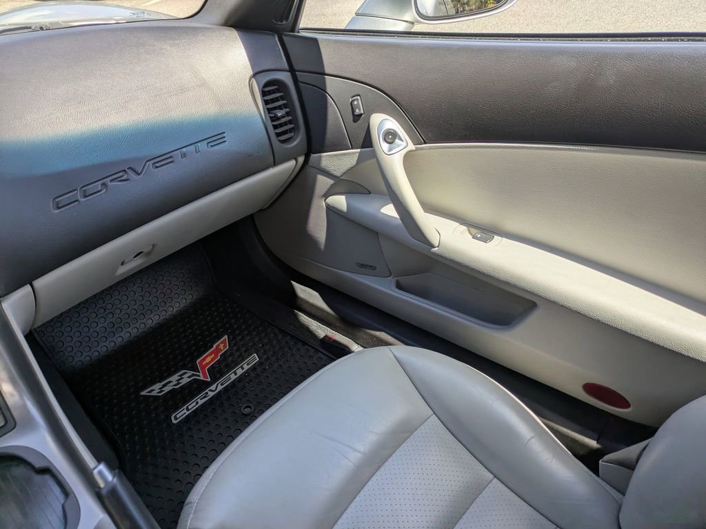 Used 2006 Chevrolet Corvette Convertible w/ Preferred Equipment Group image 17