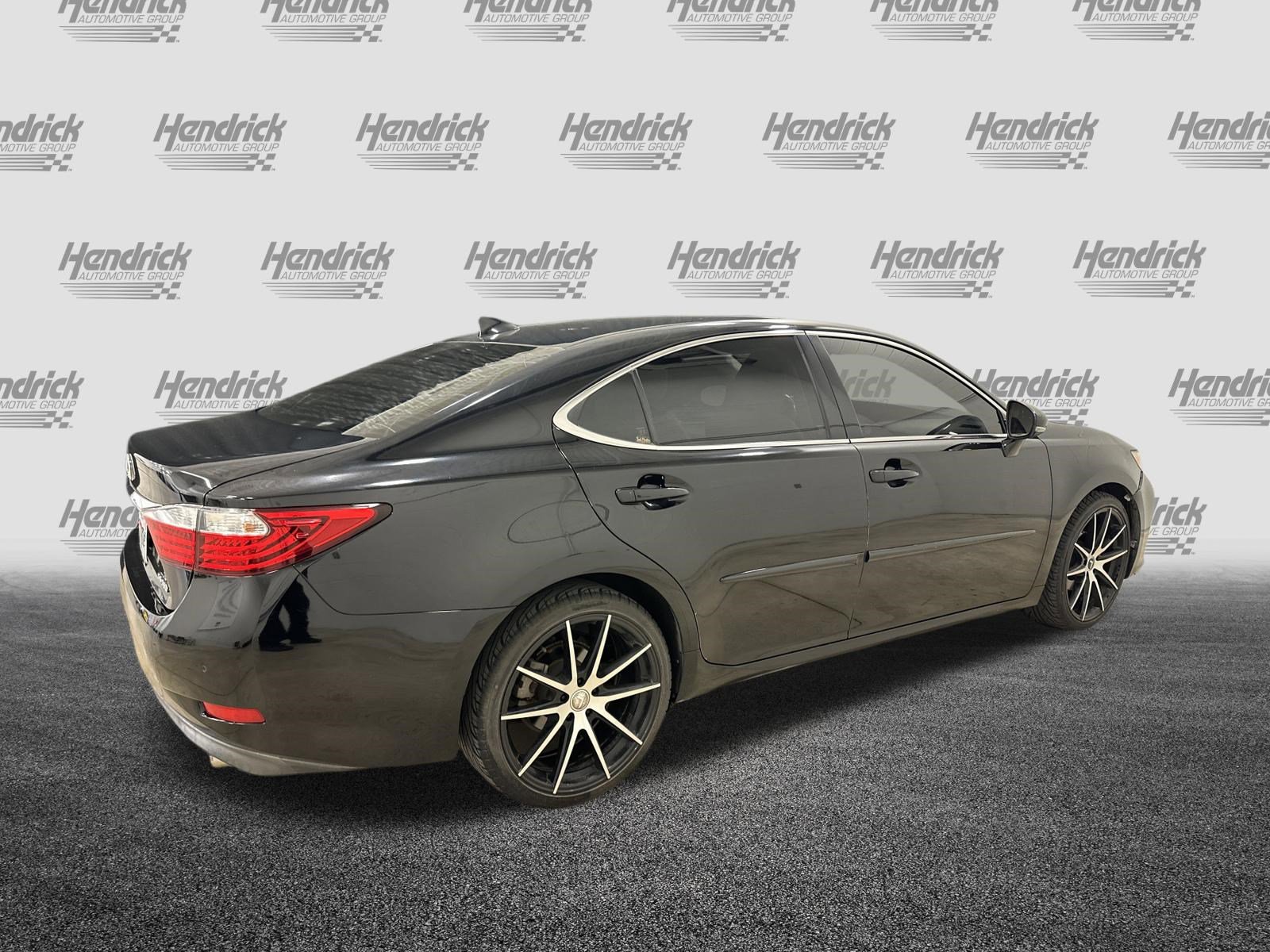 Used 2015 Lexus ES 350 w/ Luxury Package image 10