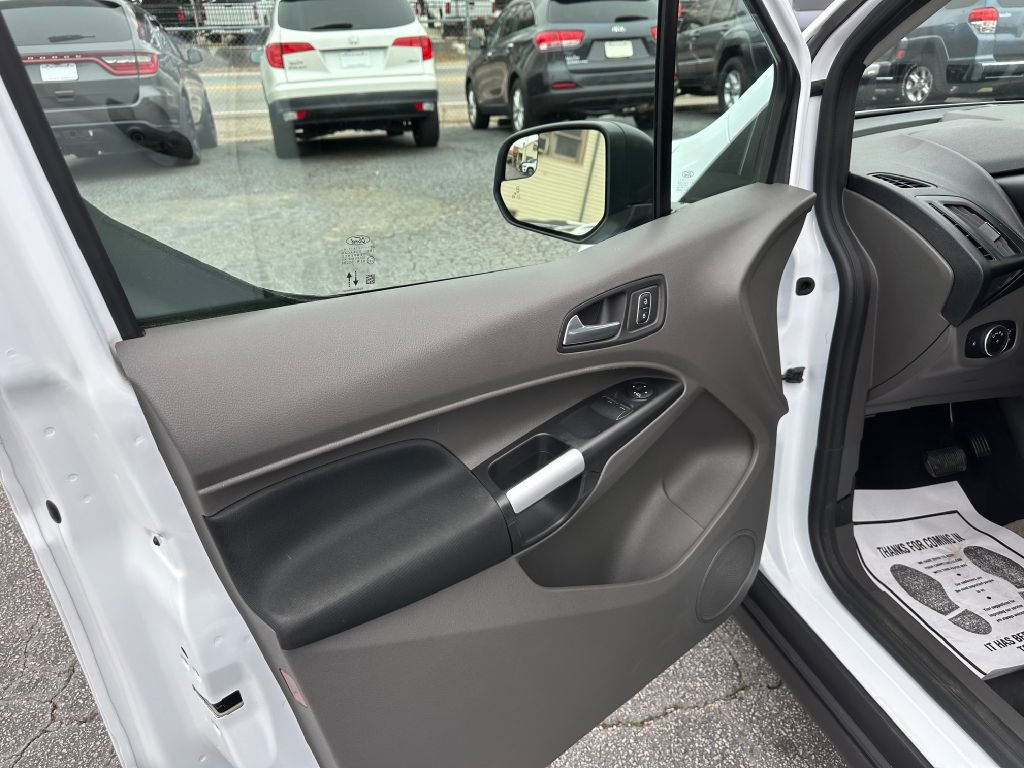 Used 2022 Ford Transit Connect XLT image 10