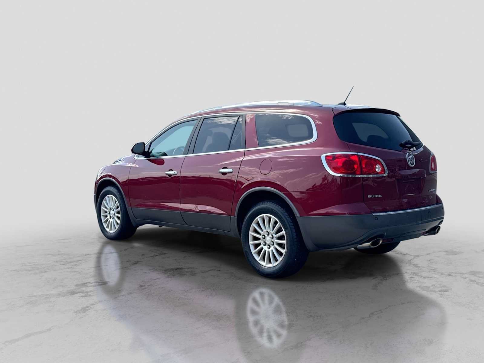 Used 2011 Buick Enclave CXL FWD image 4