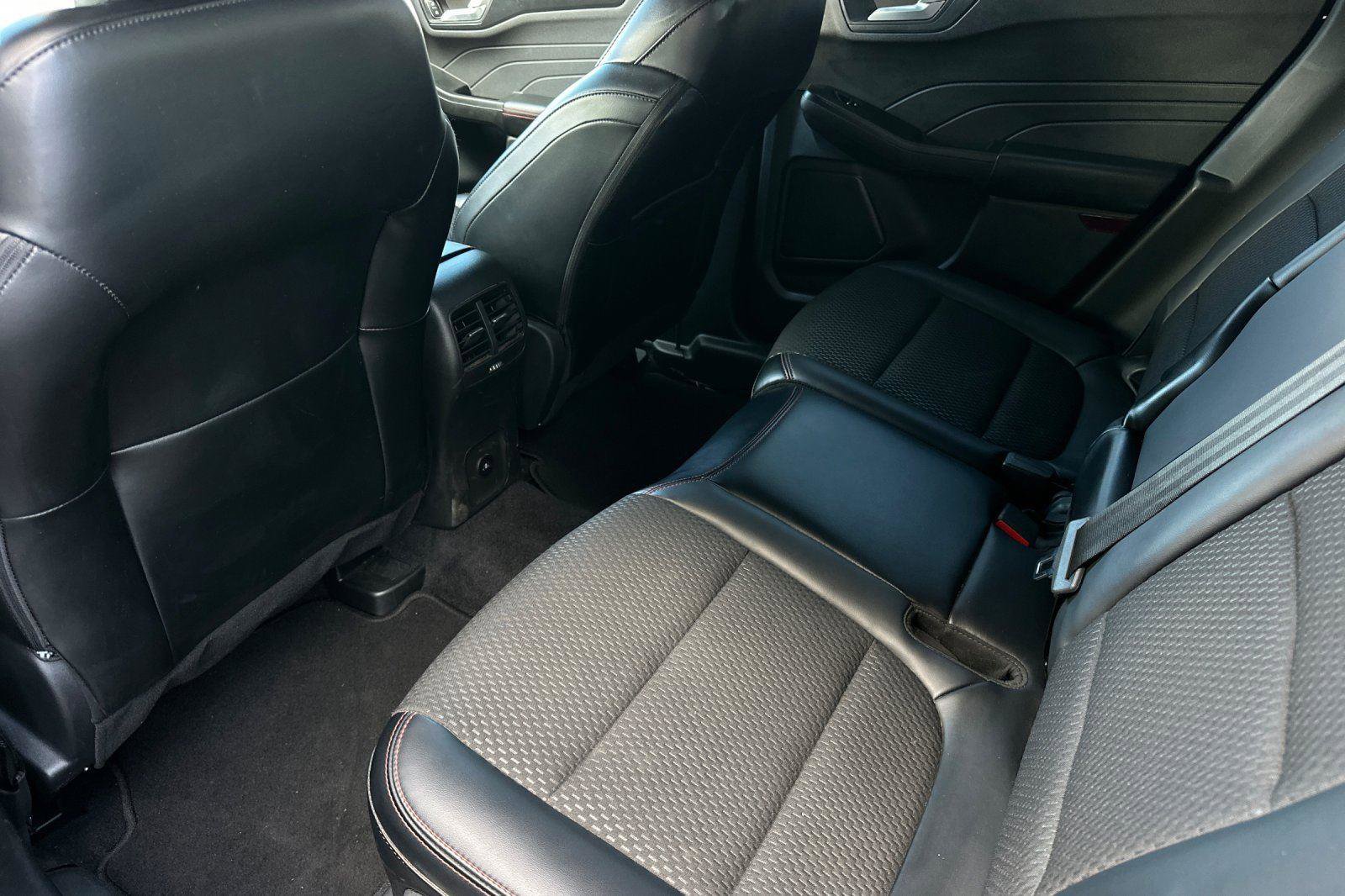 New 2024 Ford Escape ST-Line w/ Equipment Group 301A image 9