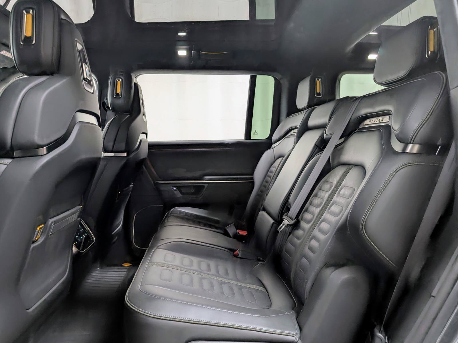 Used 2025 Rivian R1S Adventure AWD/4WD image 21
