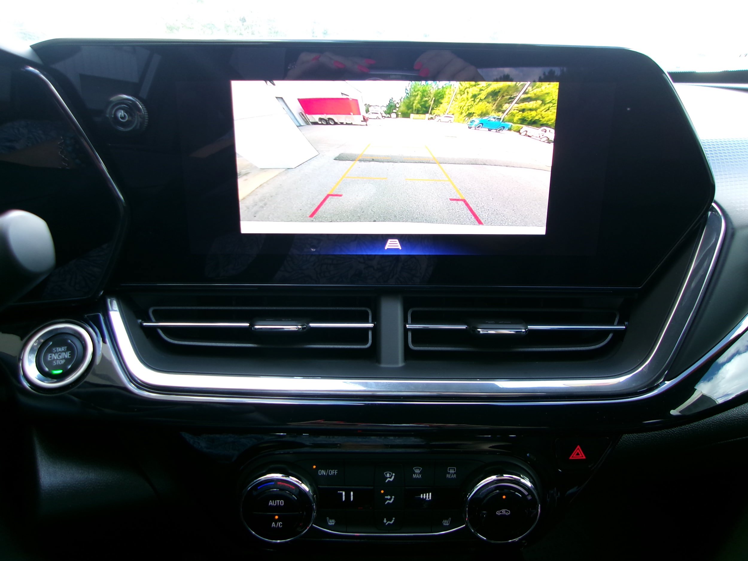 Used 2025 Chevrolet Trax RS FWD image 17