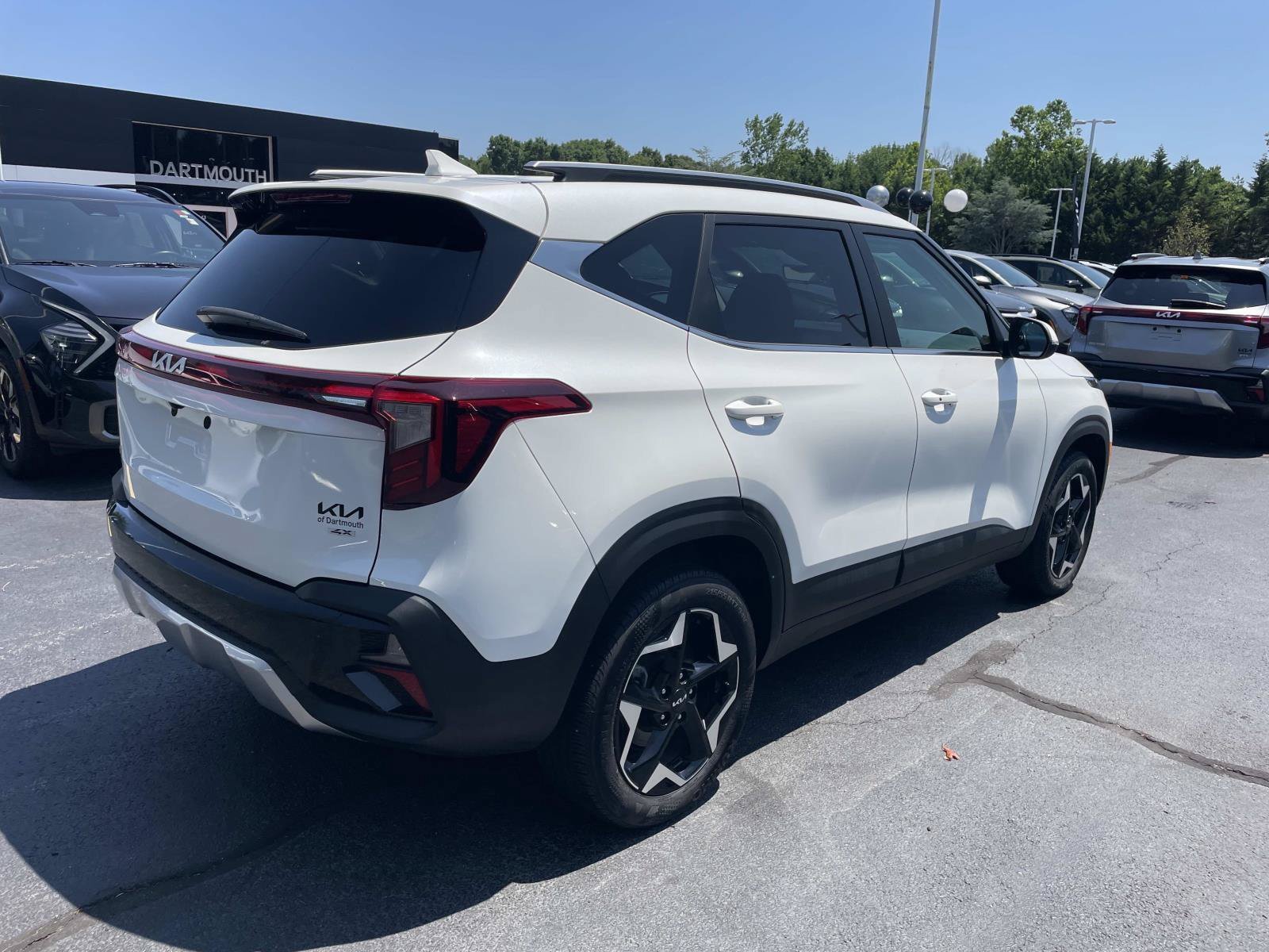 Used 2025 Kia Seltos EX w/ EX Sunroof Package AWD/4WD image 9