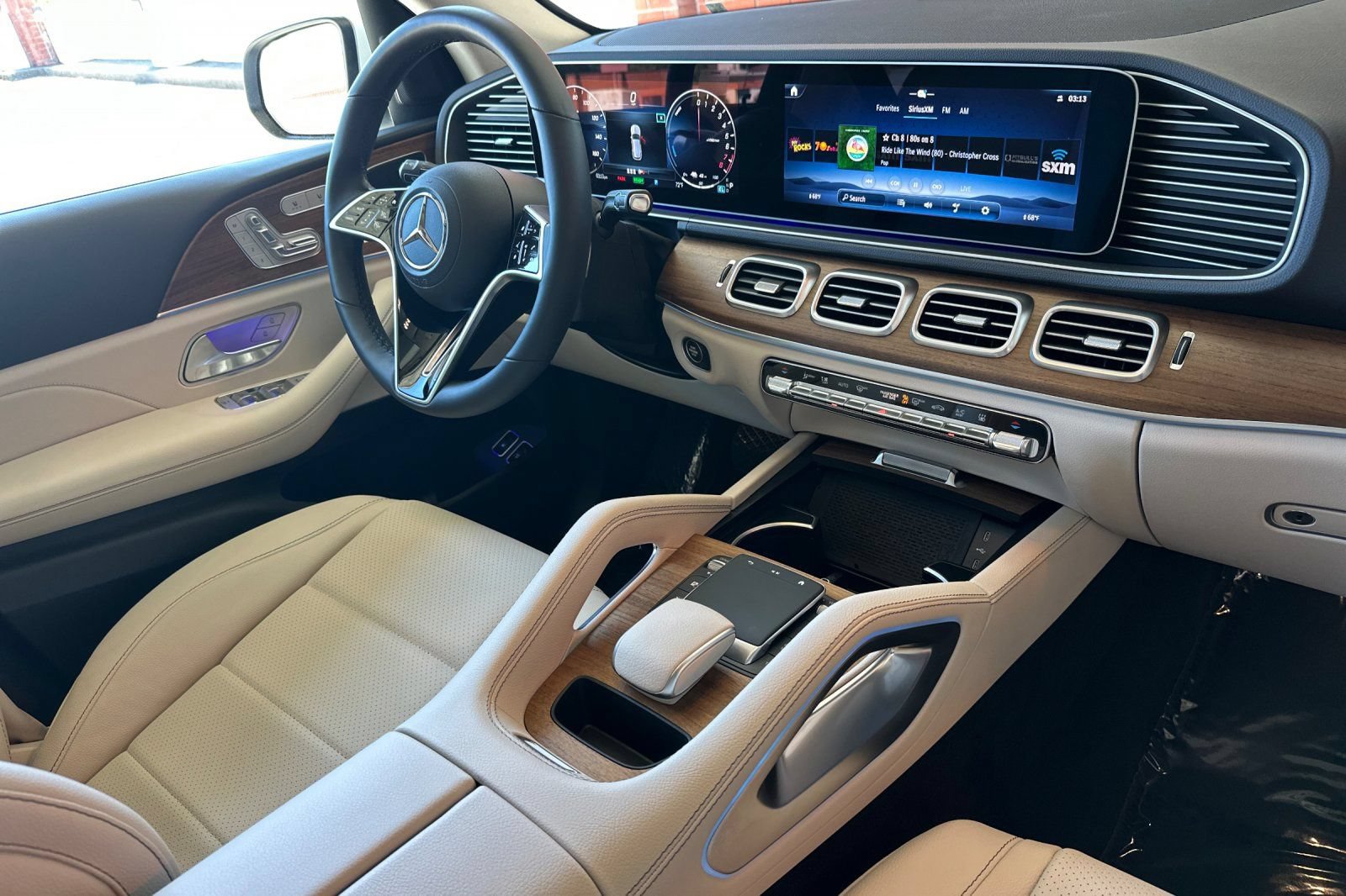 Certified 2025 Mercedes-Benz GLE 450e 4MATIC w/ Winter Package image 20