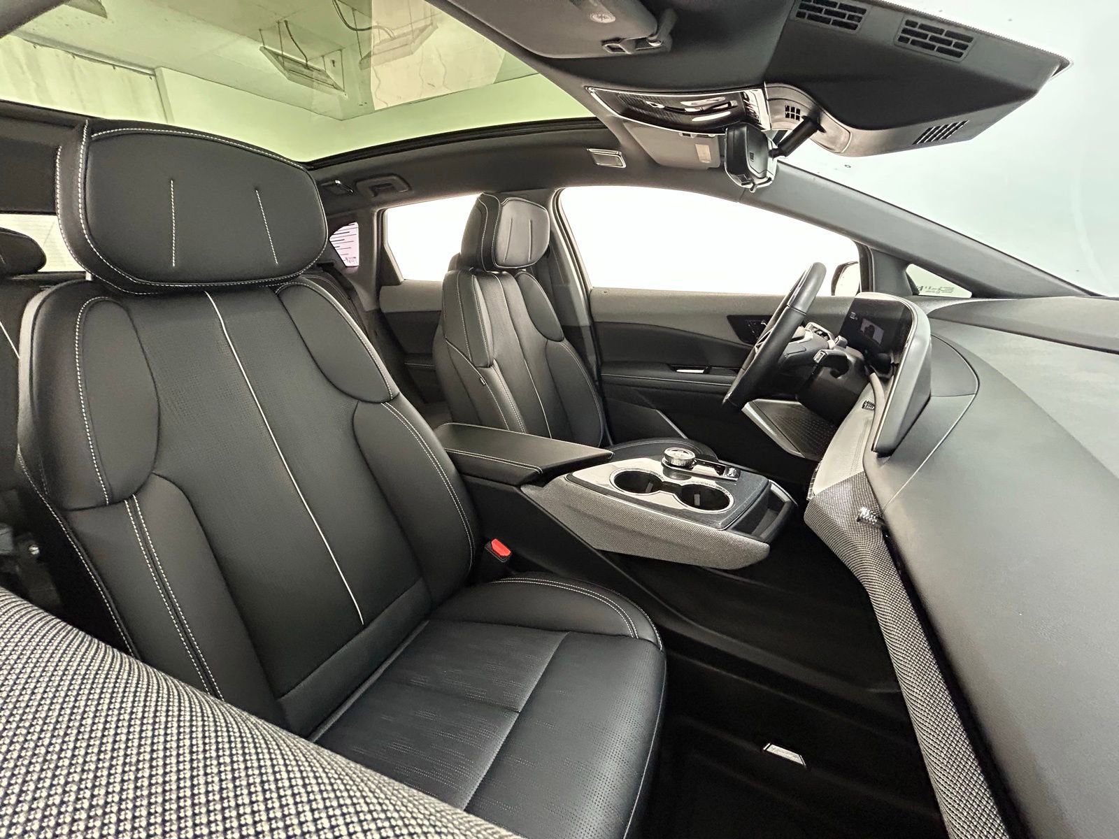 Used 2025 Cadillac Optiq Sport 2 w/ LPO, Floor Liner Package image 42