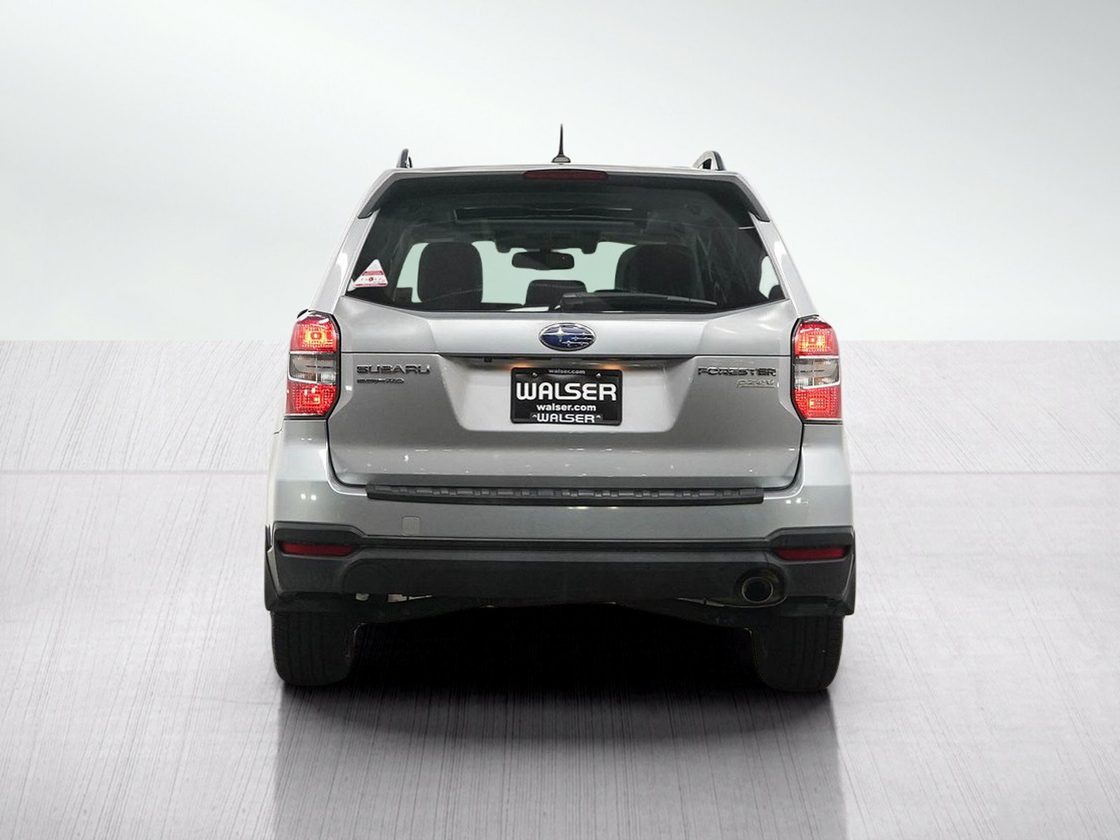 Used 2015 Subaru Forester 2.5i Touring w/ Eyesight & Navigation System AWD/4WD image 4