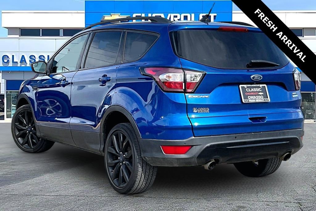 Used 2018 Ford Escape SEL w/ SEL Sport Appearance Package image 4