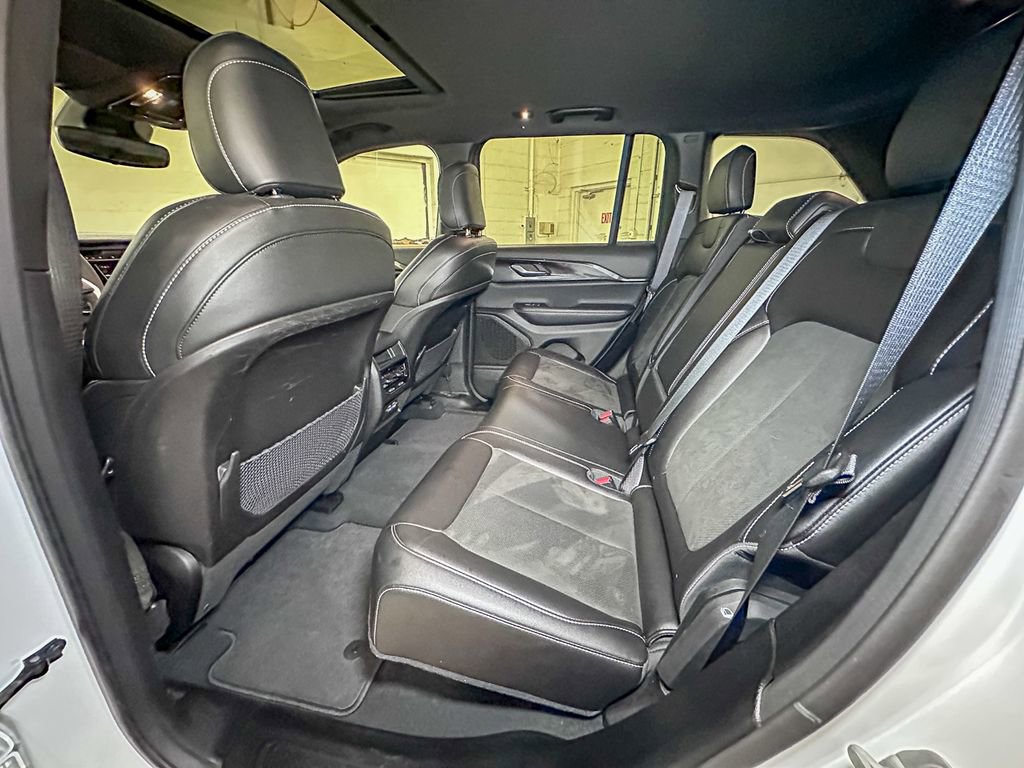 Certified 2023 Jeep Grand Cherokee Altitude image 28