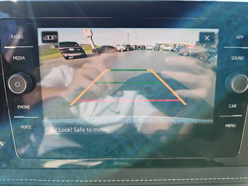 Used 2025 Volkswagen Taos SE FWD image 22