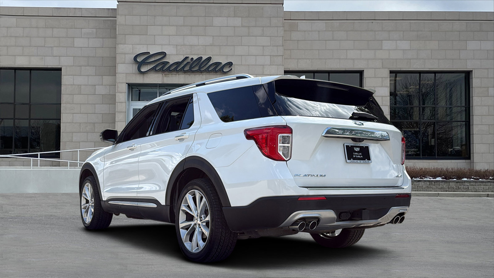 Used 2022 Ford Explorer Platinum w/ Equipment Group 601A AWD/4WD image 4