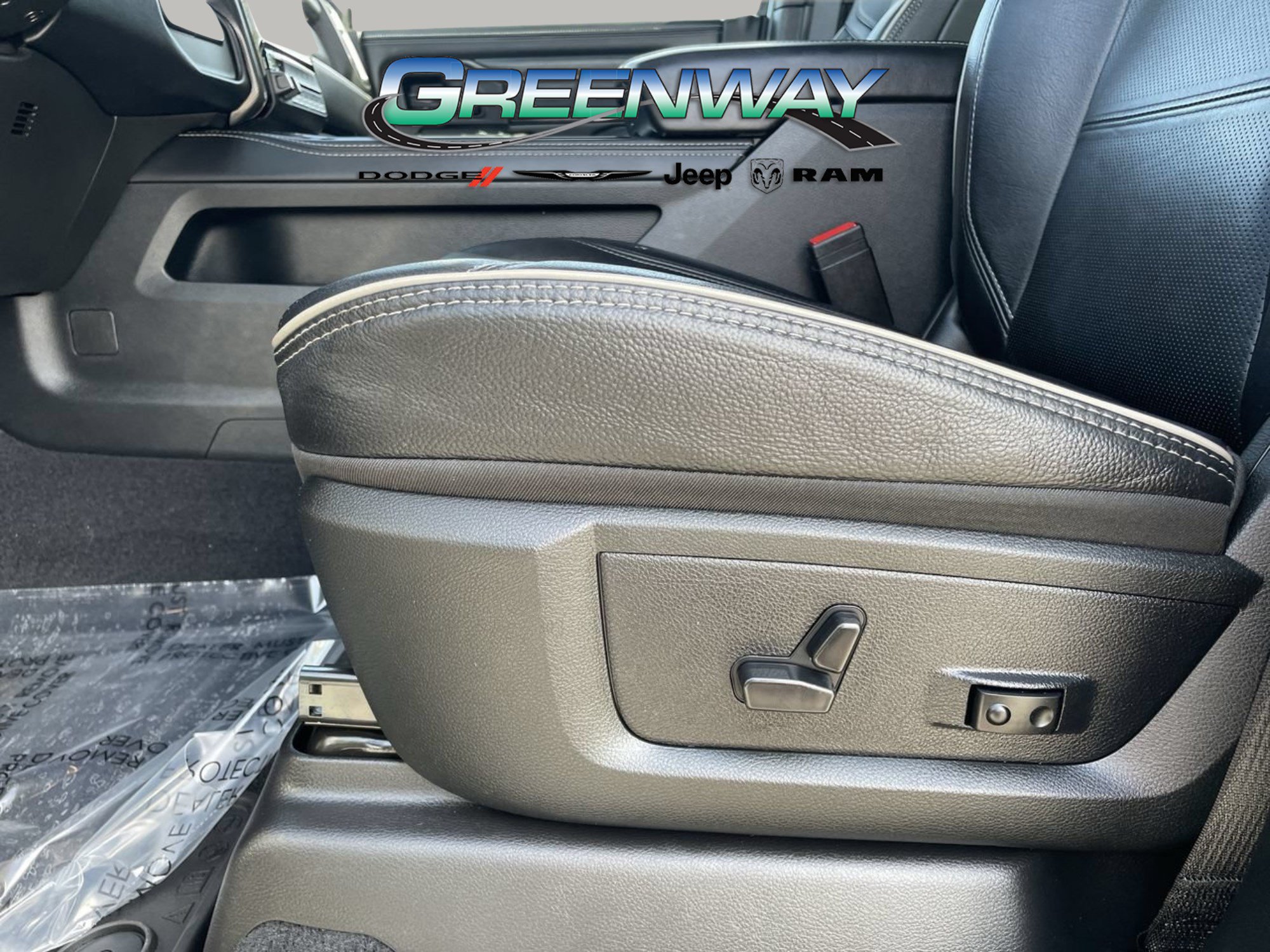 Used 2024 RAM 3500 Limited w/ Night Edition AWD/4WD image 19