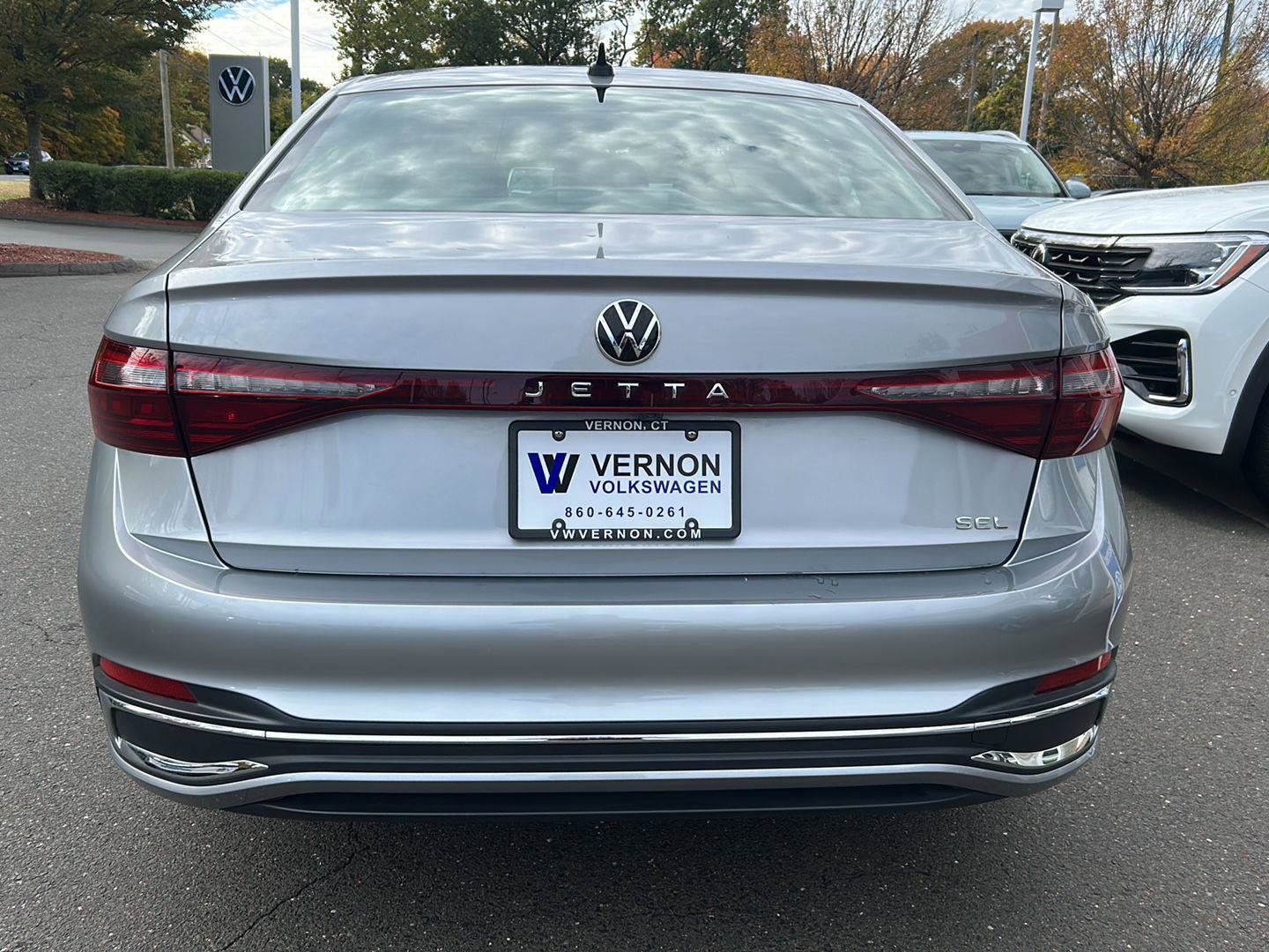 Used 2025 Volkswagen Jetta SEL image 3