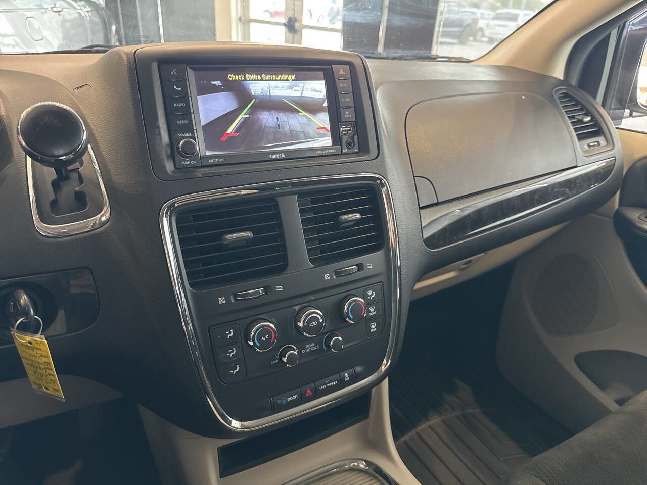 Used 2016 Dodge Grand Caravan SXT w/ Rear Park Assist Package FWD image 34