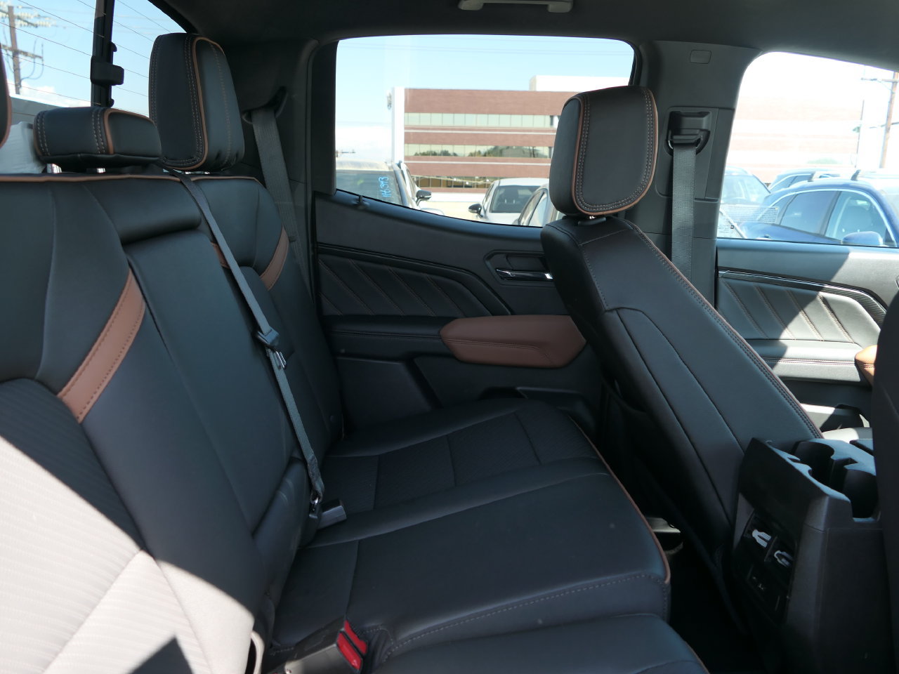 Used 2025 GMC Canyon AT4 w/ AT4 Premium Package AWD/4WD image 25