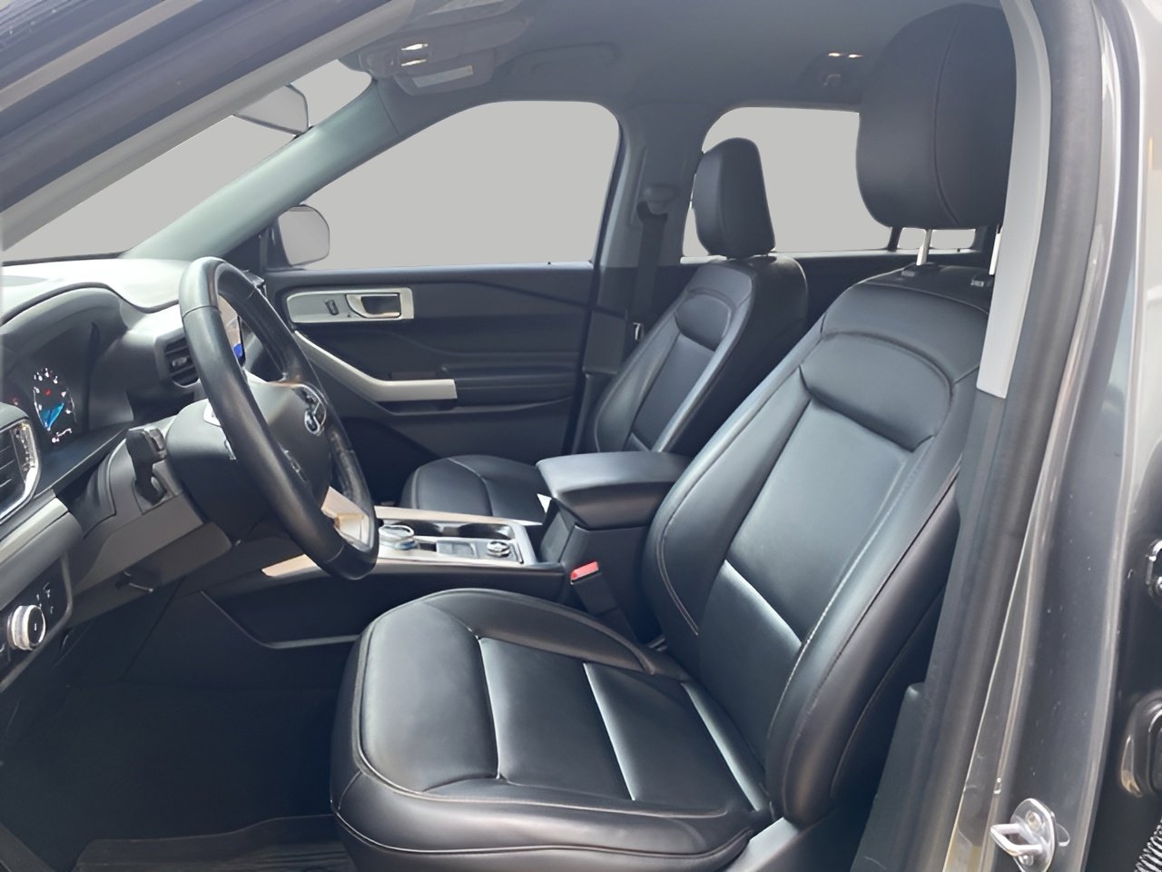 Certified 2023 Ford Explorer XLT w/ Equipment Group 202A image 9