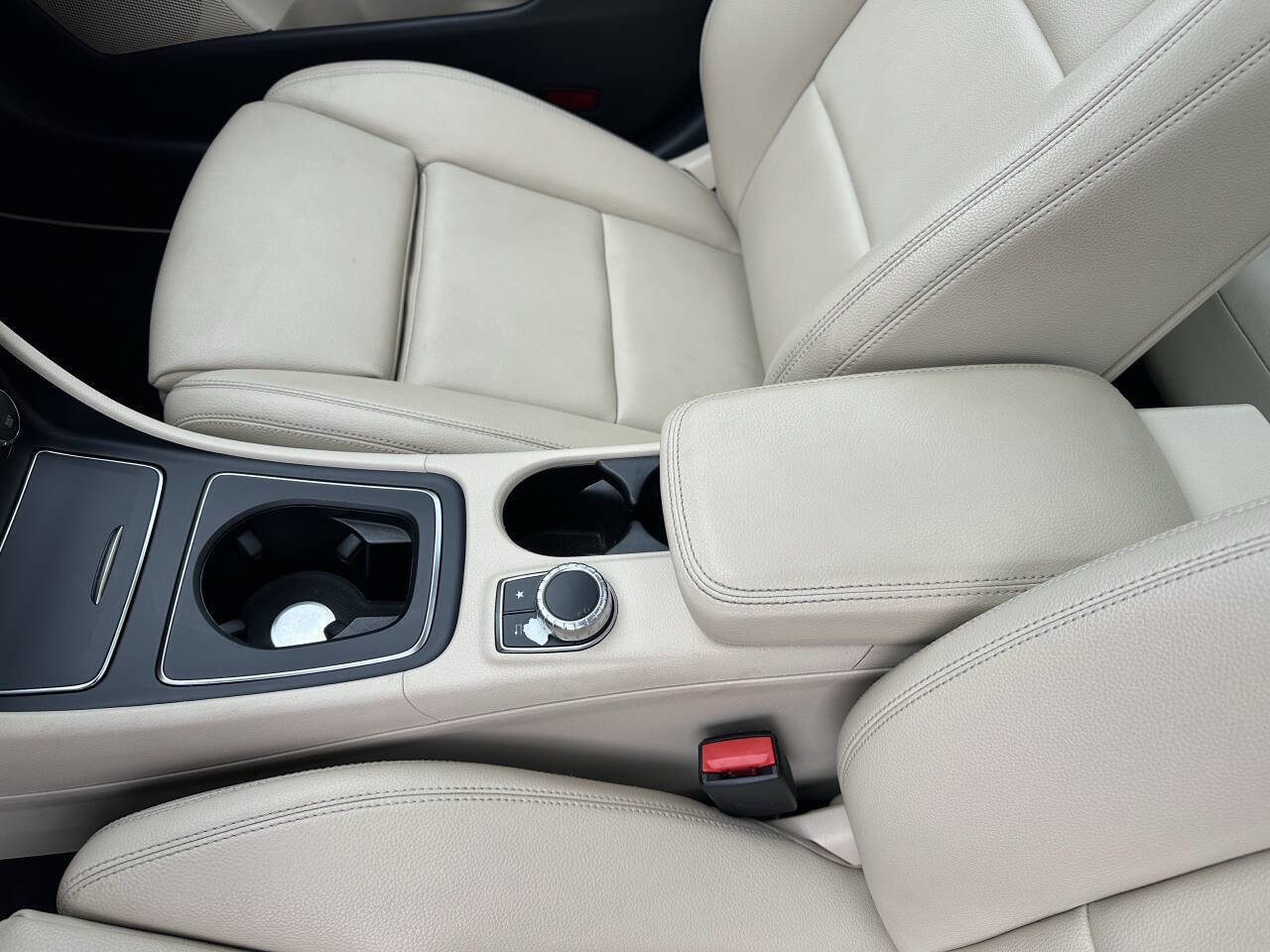 Used 2018 Mercedes-Benz CLA 250 image 30