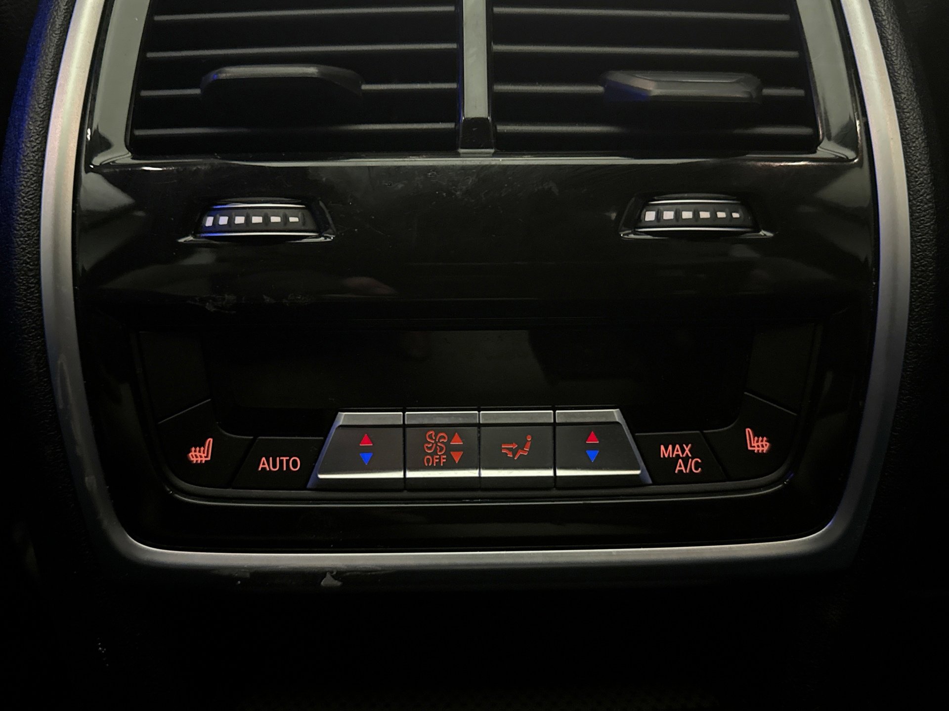 Used 2024 BMW X7 xDrive40i w/ Executive Package image 22