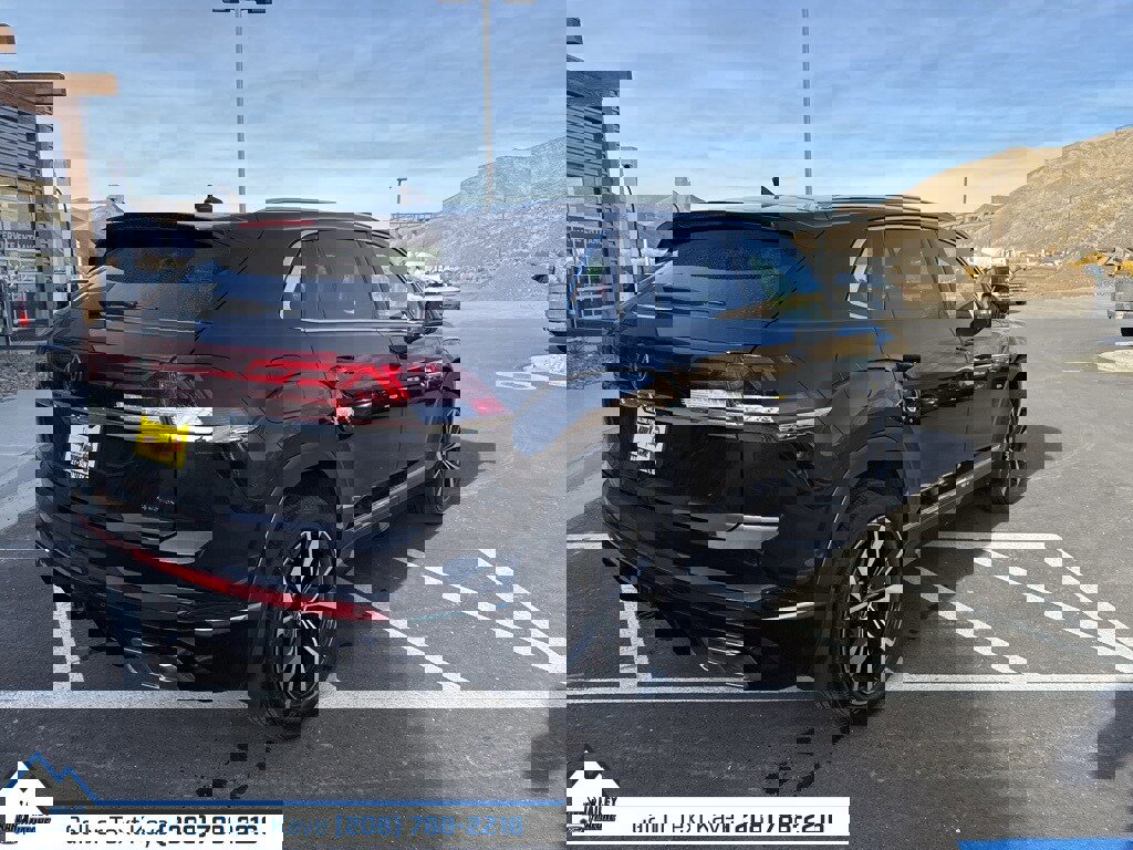 Used 2024 Volkswagen Atlas Cross Sport SEL Premium R-Line image 11