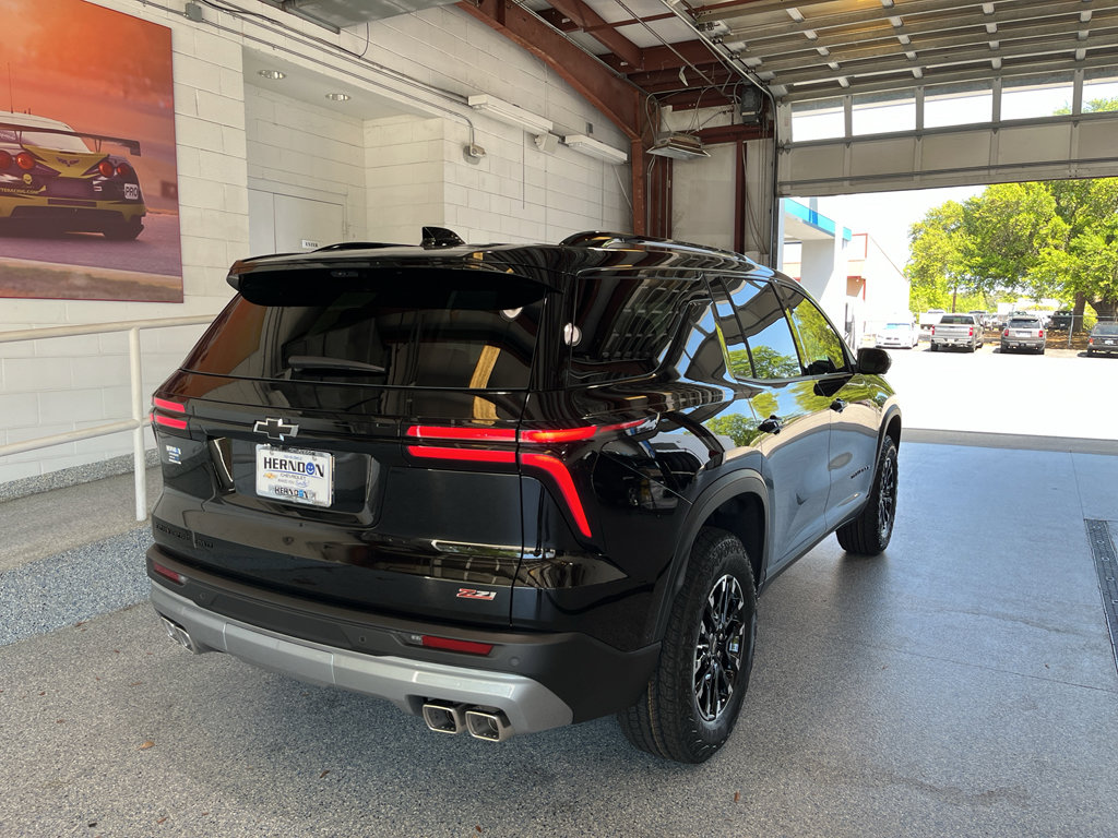 New 2026 Chevrolet Traverse Z71 w/ Enhanced Driving Package AWD/4WD image 10
