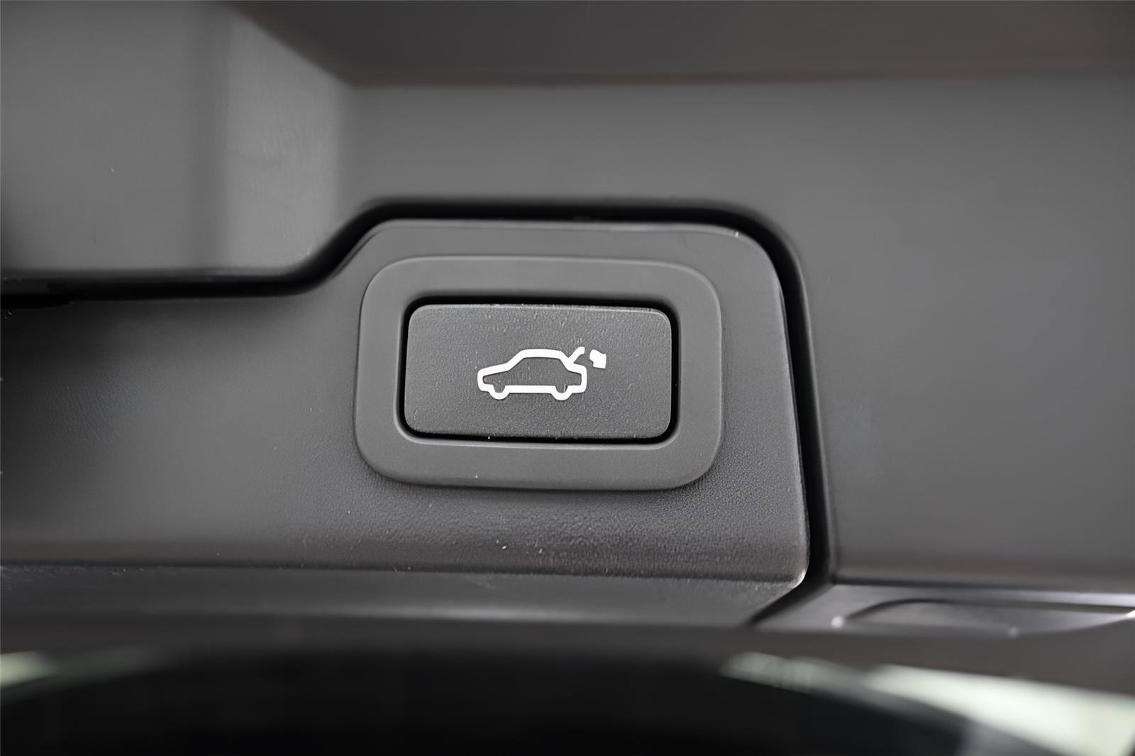 Used 2019 Land Rover Range Rover Evoque SE Premium AWD/4WD image 17