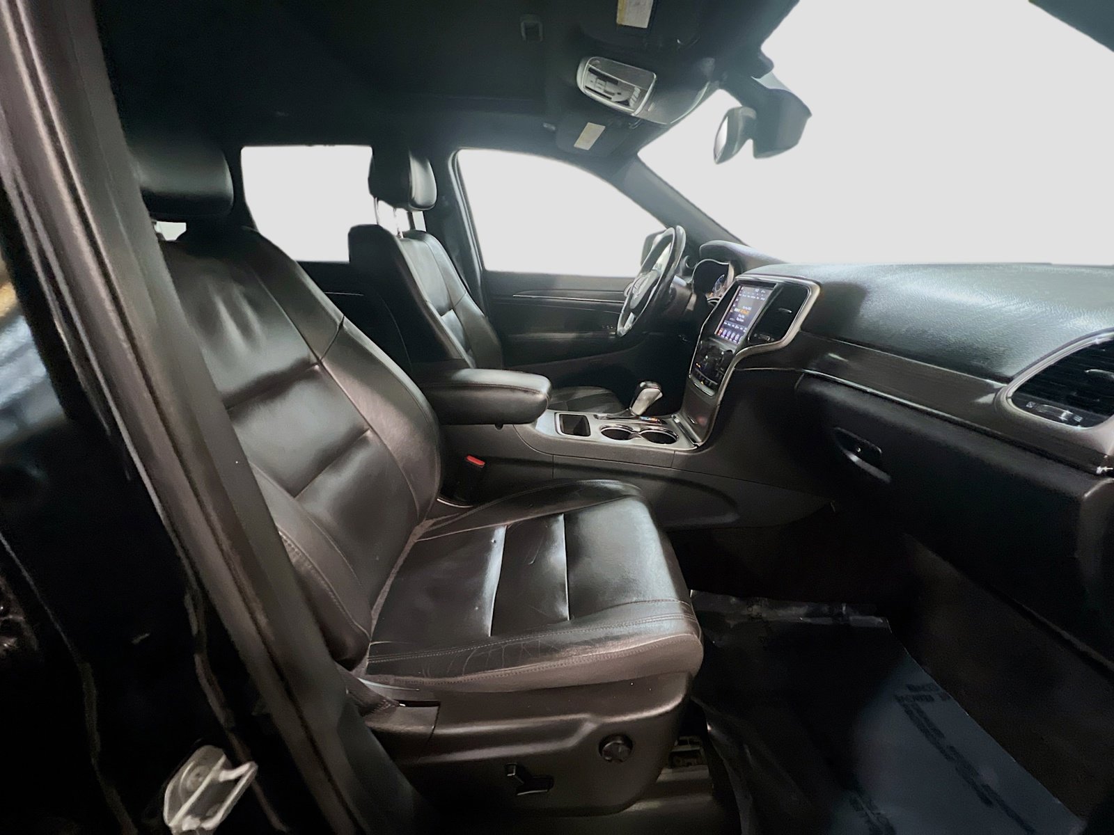 Used 2018 Jeep Grand Cherokee Limited image 22