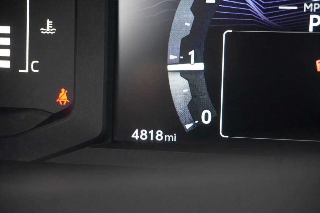 Certified 2025 Toyota Tacoma SR5 image 10