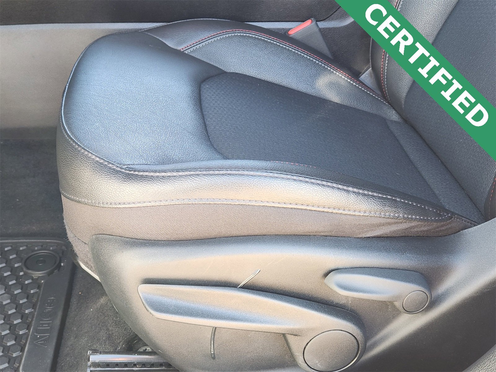 Used 2023 Jeep Compass Trailhawk image 25