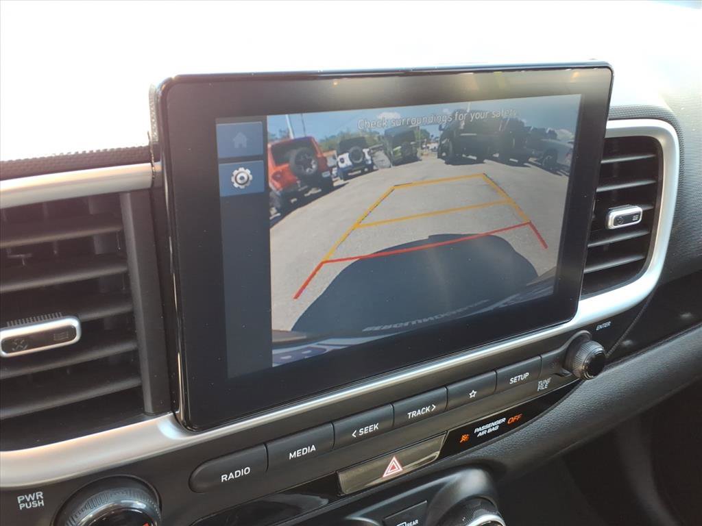 Used 2024 Hyundai Venue SEL FWD image 28