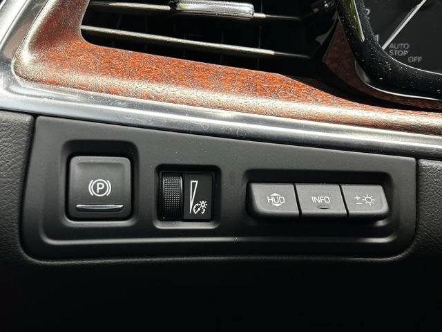Used 2025 Cadillac XT5 Premium Luxury w/ Technology Package FWD image 27
