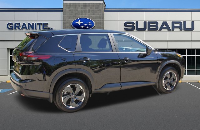 Used 2025 Nissan Rogue SV AWD/4WD image 11