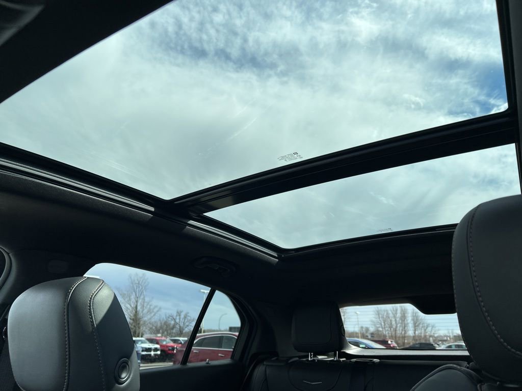 Used 2023 Cadillac XT4 Sport AWD/4WD image 31