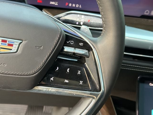 Used 2025 Cadillac Escalade Sport Platinum w/ LPO, ONYX Package AWD/4WD image 27