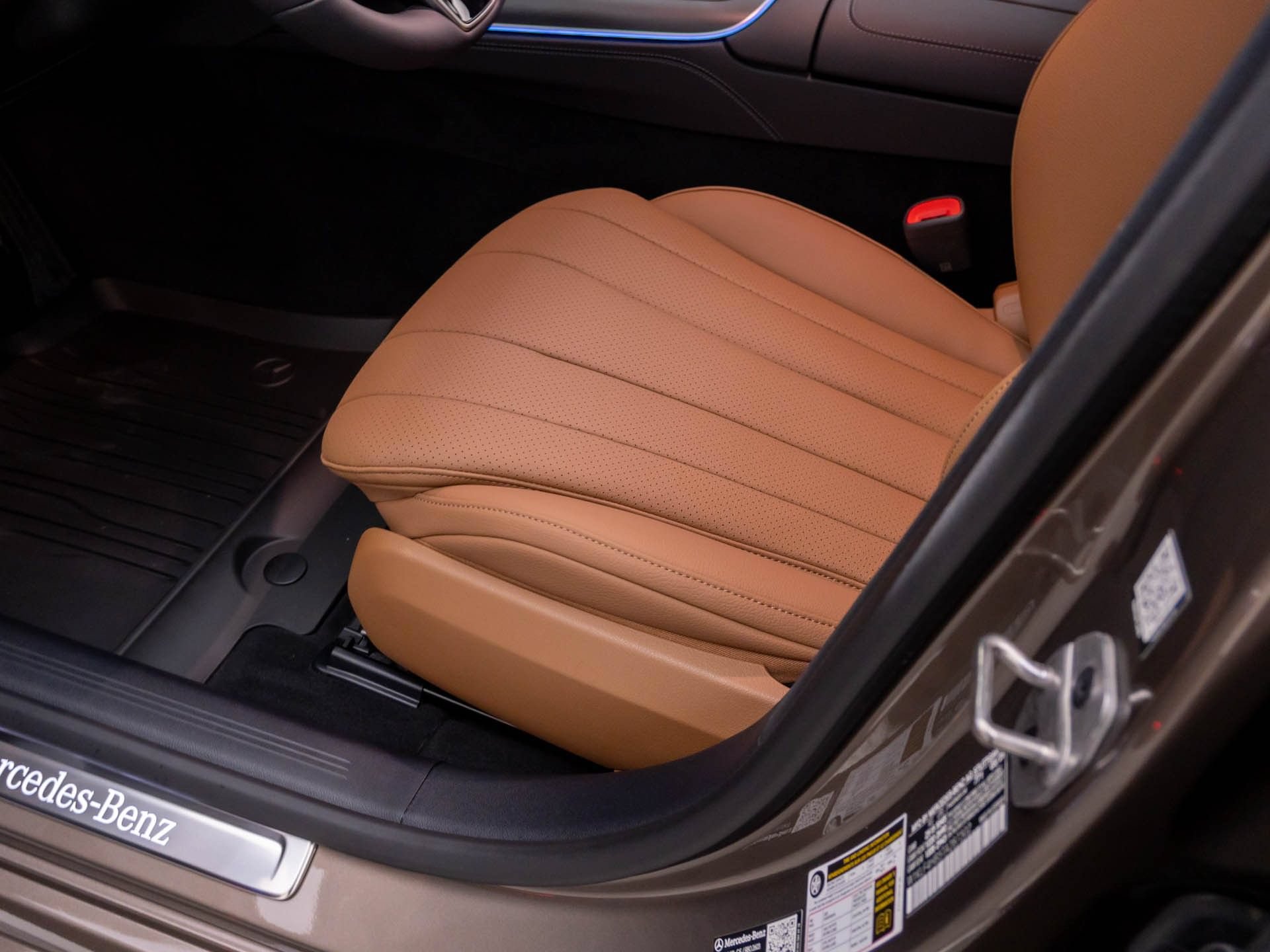 New 2026 Mercedes-Benz E 350 4MATIC Sedan image 17