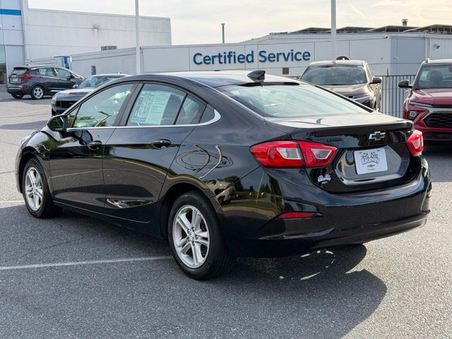 Used 2018 Chevrolet Cruze LT w/ Convenience Package FWD image 10